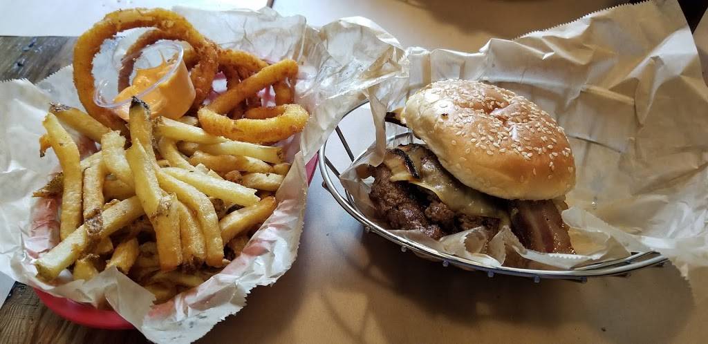 Farm Burger Grant Park | restaurant | 275 Memorial Dr SE Ste B2, Atlanta, GA 30312, USA | 4047481310 OR +1 404-748-1310