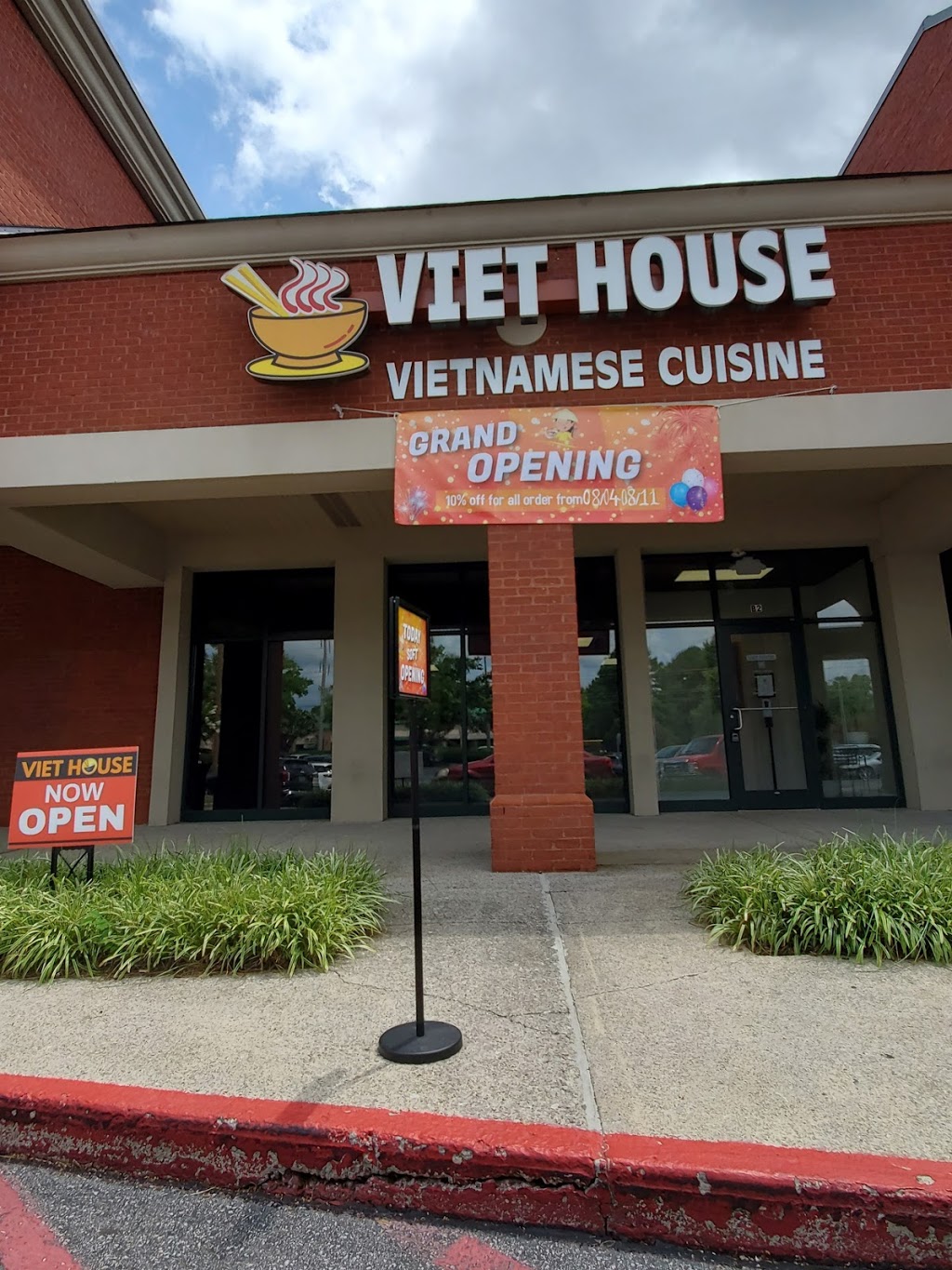 Viet House Restaurant | restaurant | 975 Airport Rd SW Suite B2, Huntsville, AL 35802, USA | 2568804888 OR +1 256-880-4888