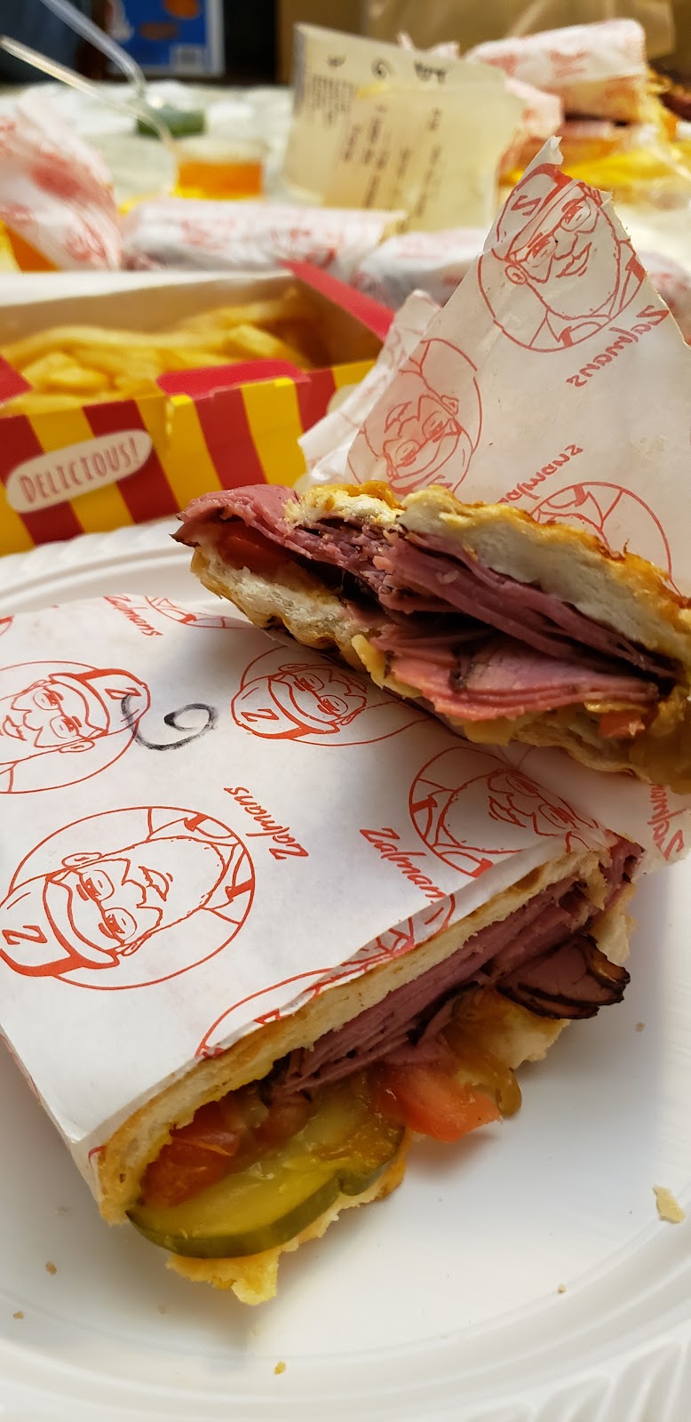 Zalmans Hot Dogs | restaurant | 2931 W Touhy Ave, Chicago, IL 60645, USA | 7736810578 OR +1 773-681-0578