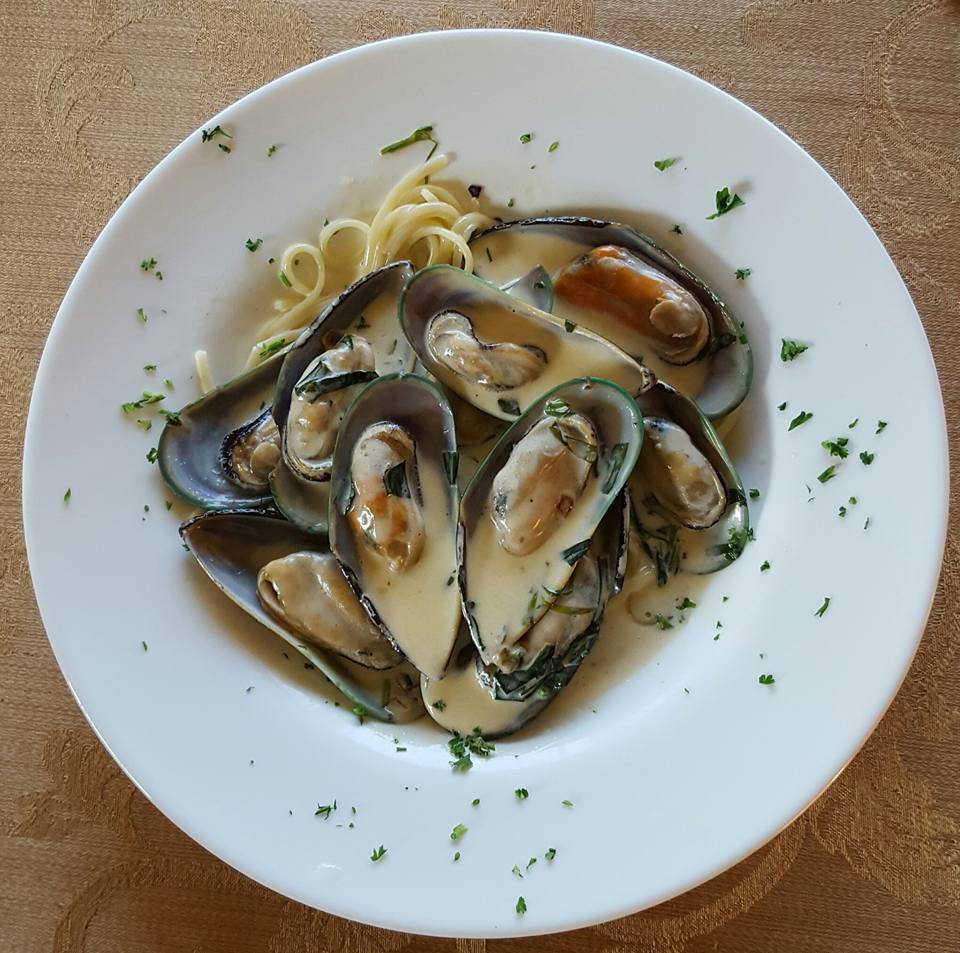 Tree Tavern | restaurant | 17 Park St, Wanaque, NJ 07465, USA | 9738352033 OR +1 973-835-2033