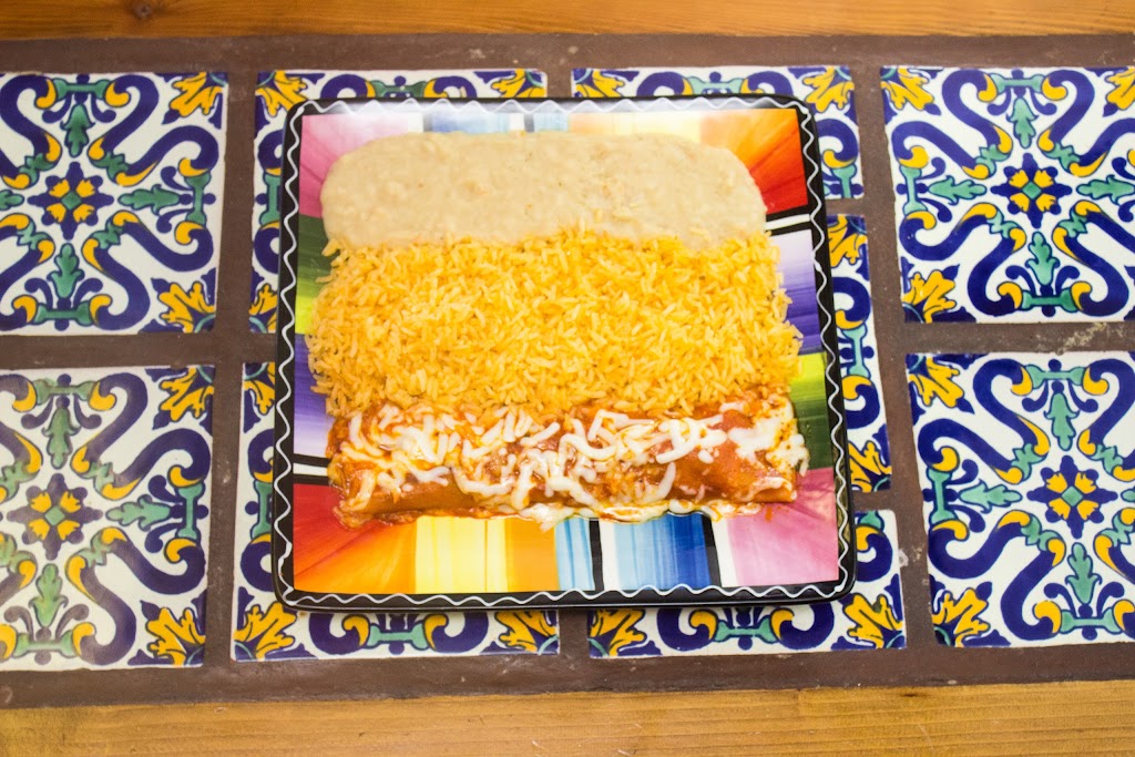 Mercedes & Family | restaurant | 2201 W Lincoln Ave, Yakima, WA 98902, USA | 5099659193 OR +1 509-965-9193