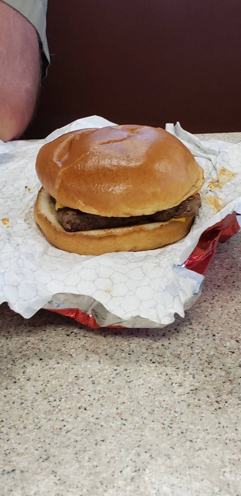 Wendys | restaurant | 8639 E Point Douglas Rd, Cottage Grove, MN 55016, USA | 7633248254 OR +1 763-324-8254