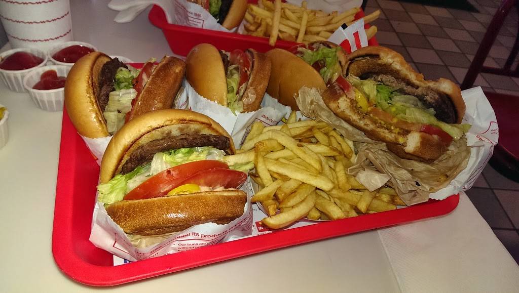 In-N-Out Burger | restaurant | 151 Kern St, Salinas, CA 93905, USA | 8007861000 OR +1 800-786-1000