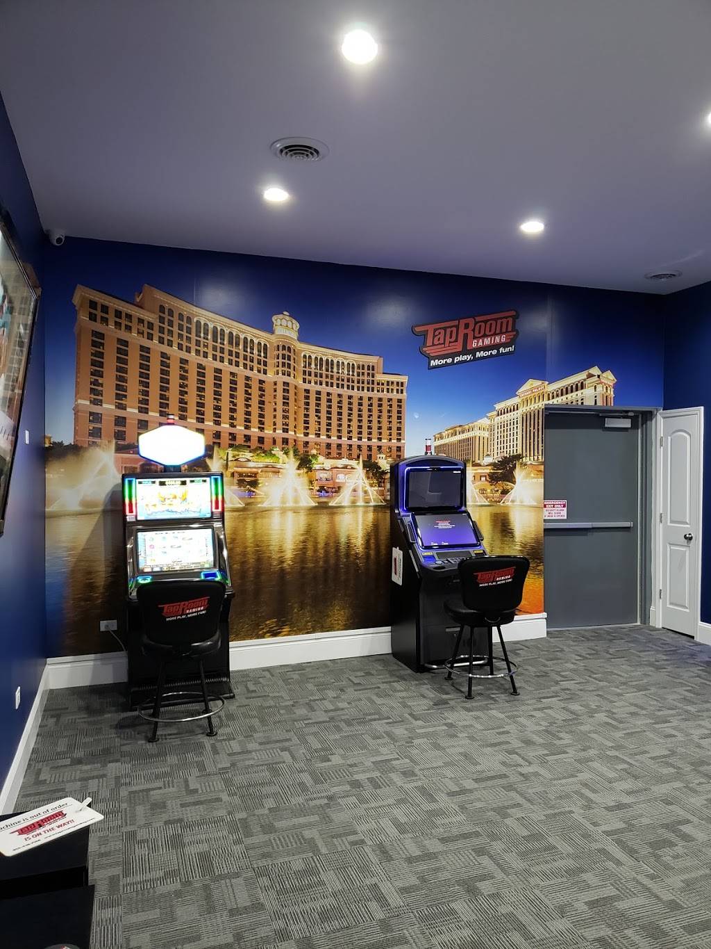 Dogs on the Chain | restaurant | 10 S US-12, Fox Lake, IL 60020, USA | 8476295108 OR +1 847-629-5108