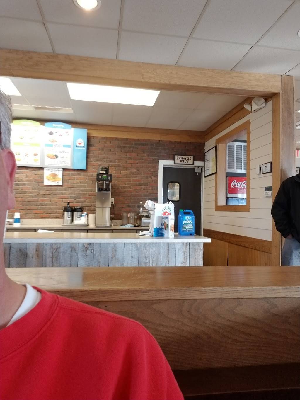 Captain Ds | restaurant | 6004 N Illinois St, Fairview Heights, IL 62208, USA | 6186325116 OR +1 618-632-5116