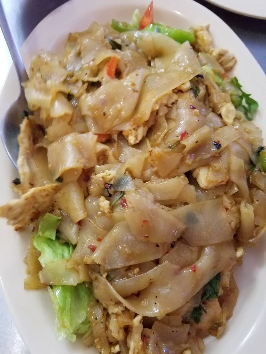 BANKS THAI | restaurant | 16449 Vanowen St, Van Nuys, CA 91406, USA | 8187876083 OR +1 818-787-6083