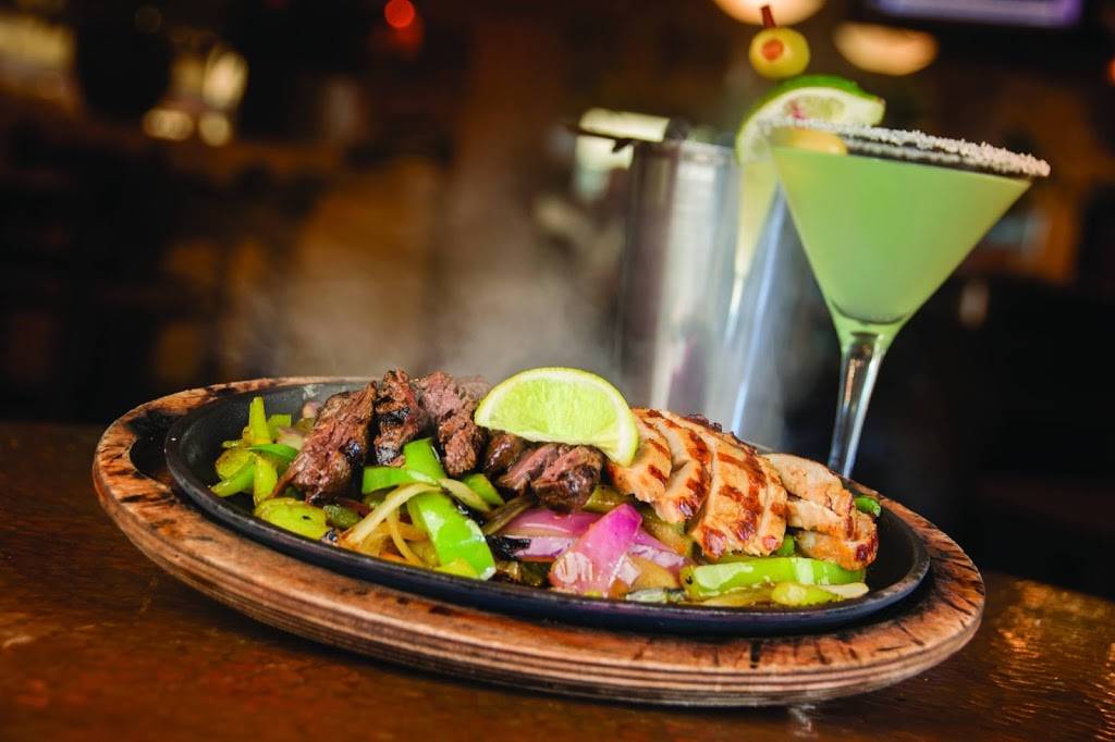 Mama Roja Mexican Kitchen | restaurant | 9219 Lake Hefner Dr, Oklahoma City, OK 73120, USA | 4053026262 OR +1 405-302-6262