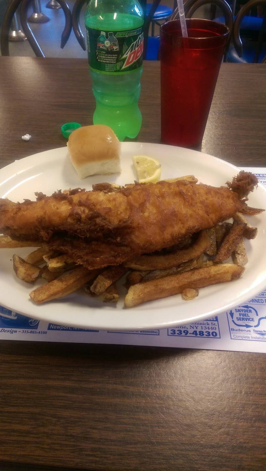 Blue Anchor Restaurant & Motel Cabins | restaurant | 12215 NY-28, Poland, NY 13431, USA | 3158265990 OR +1 315-826-5990