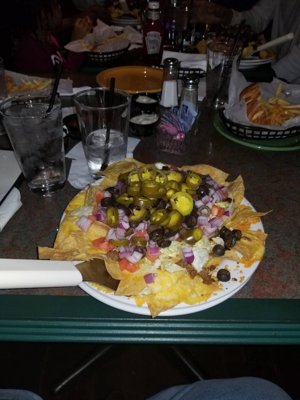 Gimmicks For Food & Fun | restaurant | 5021 Bay City Rd, Midland, MI 48642, USA | 9894962037 OR +1 989-496-2037