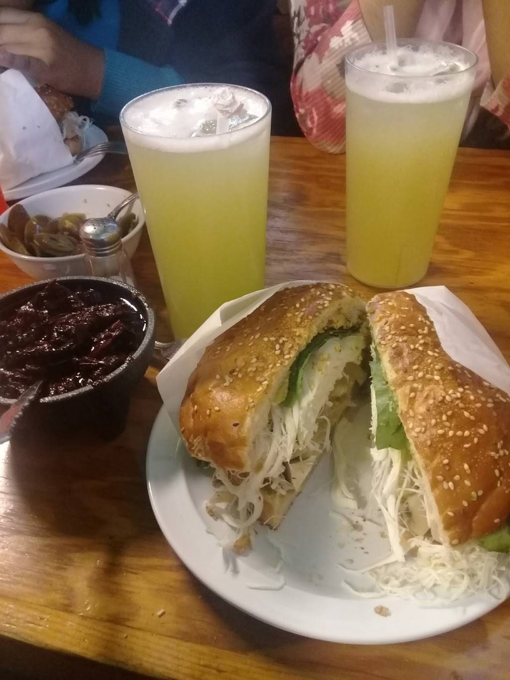 La China Poblana | restaurant | Blvd. el Refugio, Cañadas del Florido, 22245 Tijuana, B.C., Mexico | 0446641372792 OR +52 1 664 137 2792