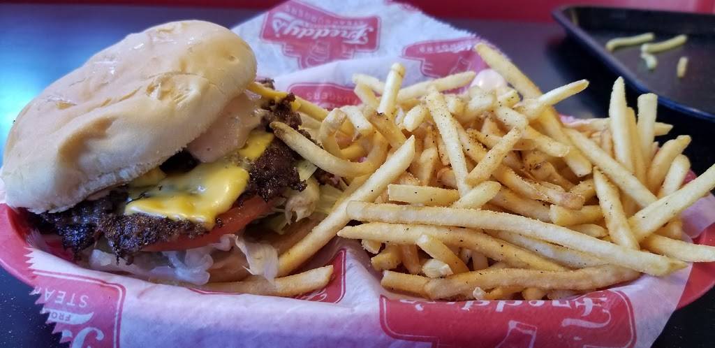 Freddys Frozen Custard & Steakburgers | restaurant | 17303 West US 10, San Antonio, TX 78257, USA | 2108771400 OR +1 210-877-1400