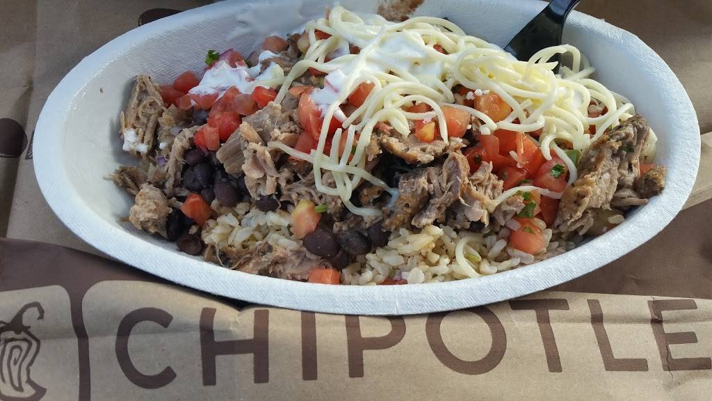 Chipotle Mexican Grill | restaurant | 2383 Sycamore Rd, DeKalb, IL 60115, USA | 8157540379 OR +1 815-754-0379