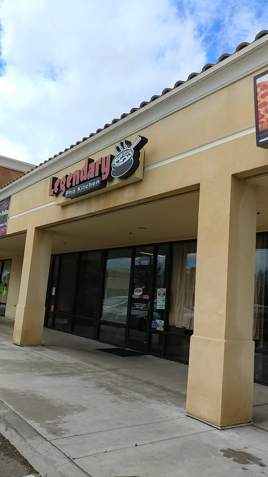 Legendary Pho Kitchen | restaurant | 4446 Ashlan Ave, Fresno, CA 93722, USA | 5592718889 OR +1 559-271-8889