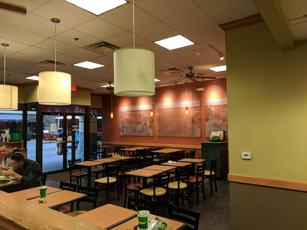 Subway Restaurants | restaurant | 240 E Houston St, San Antonio, TX 78205, USA | 2102242523 OR +1 210-224-2523