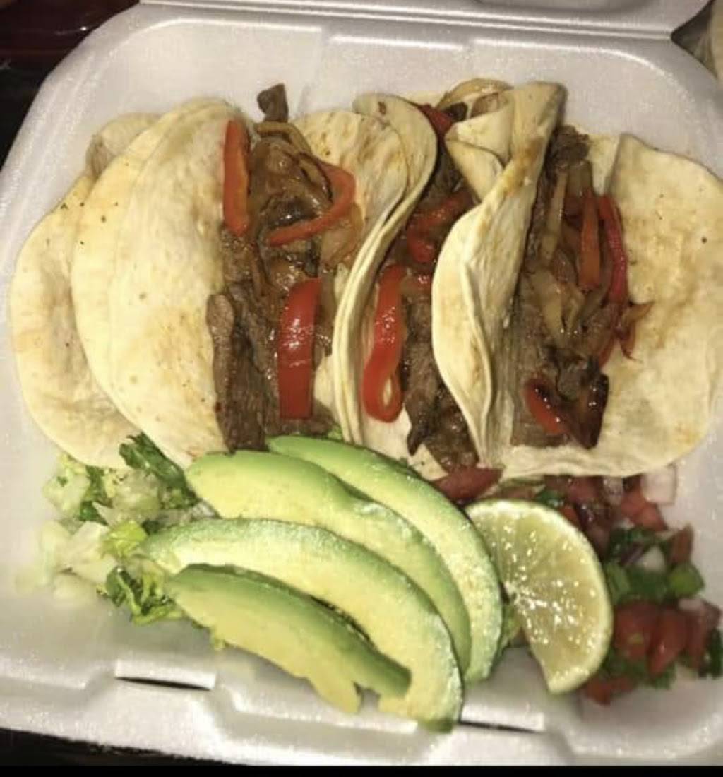 Yummy’s Deli & Restaurant | restaurant | 1527 Clinton St, Buffalo, NY 14206, USA | 7168228630 OR +1 716-822-8630