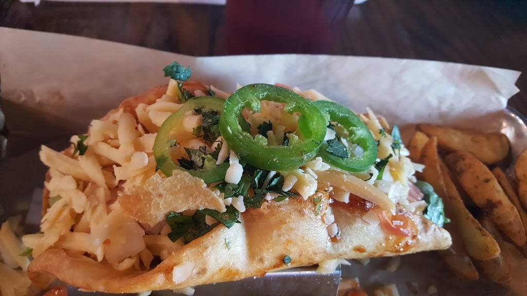 Buckets Sports Bar & Grill | restaurant | 1318 65 N, US-62, Harrison, AR 72601, USA | 8702803175 OR +1 870-280-3175