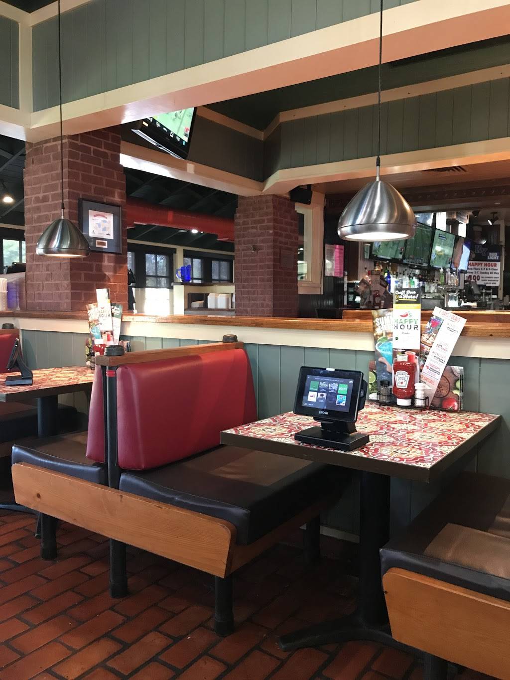 Chilis Grill & Bar | meal takeaway | 421 S Hurstbourne Pkwy, Louisville, KY 40222, USA | 5024256800 OR +1 502-425-6800