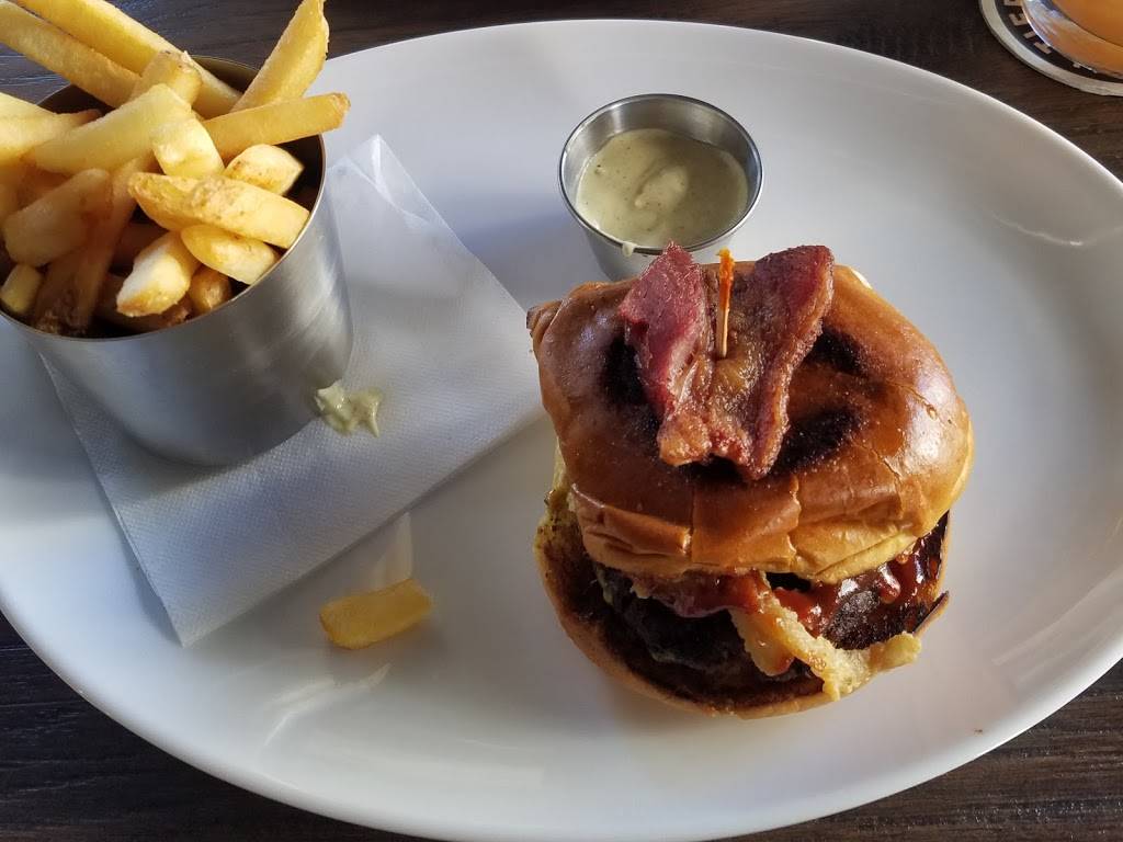 Bronx Tavern | restaurant | 3503, 780 E 133rd St, Bronx, NY 10454, USA | 7182922108 OR +1 718-292-2108