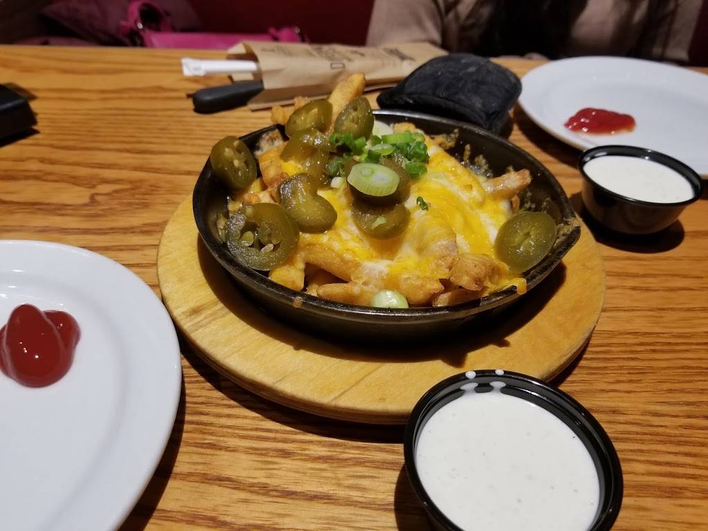 Chilis Grill & Bar | meal takeaway | 1371 E Gladstone St, Glendora, CA 91740, USA | 9095998300 OR +1 909-599-8300