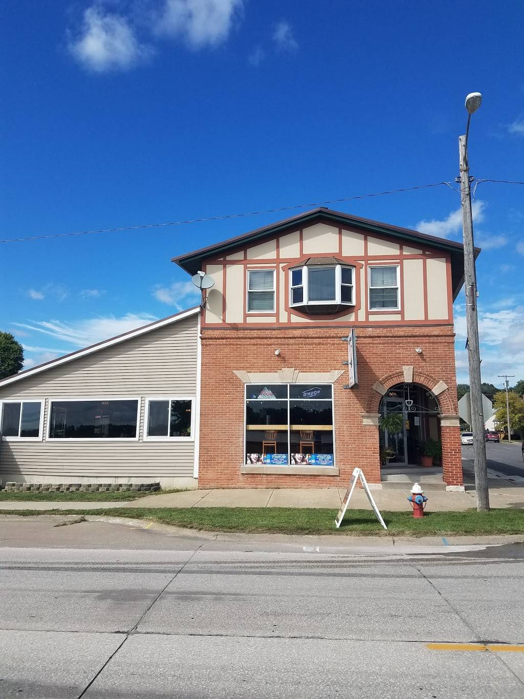 Judys Barge Inn???????????? | restaurant | 600 W Front St, Buffalo, IA 52728, USA | 5634241478 OR +1 563-424-1478