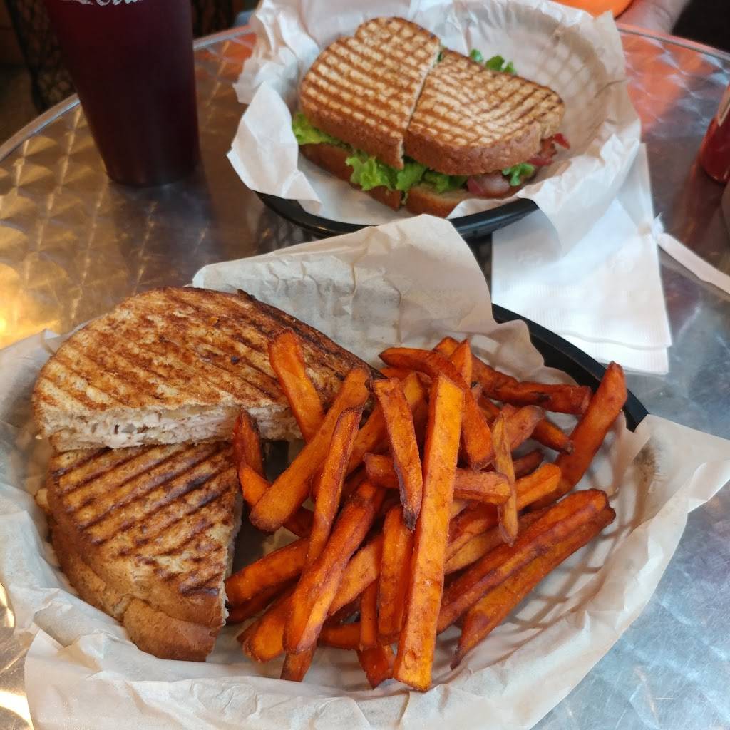 The Store | restaurant | 814 Gravier St, New Orleans, LA 70112, USA | 5043222446 OR +1 504-322-2446