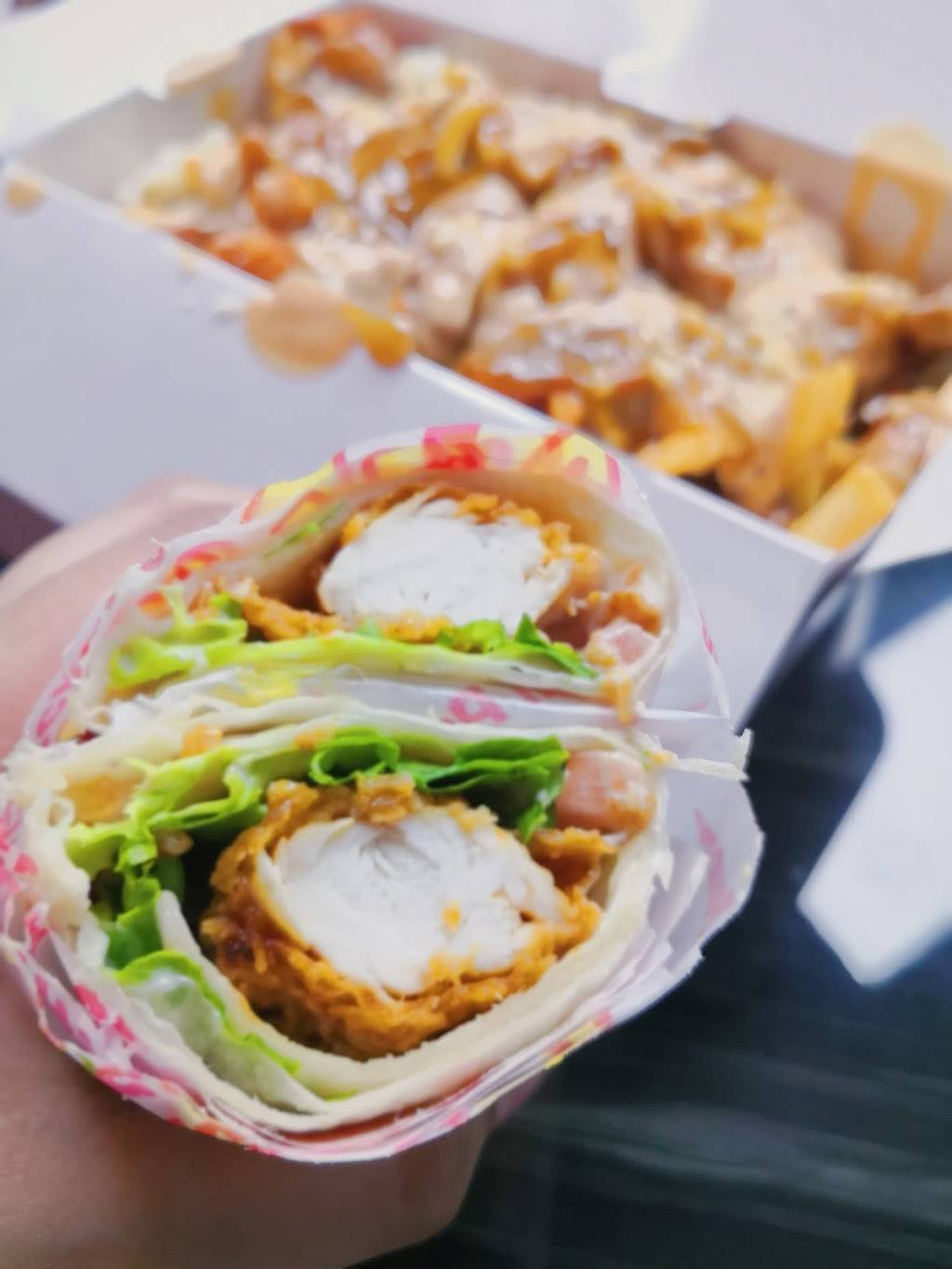 Yumys Chicken and Seafood | meal takeaway | 3085 Hurontario St #11b, Mississauga, ON L5B 1N7, Canada | 9052791222 OR +1 905-279-1222