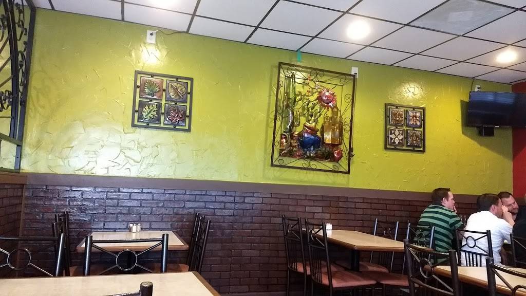Mazatlan Restaurant | restaurant | 1406 N Sandhills Blvd, Aberdeen, NC 28315, USA | 9109441622 OR +1 910-944-1622