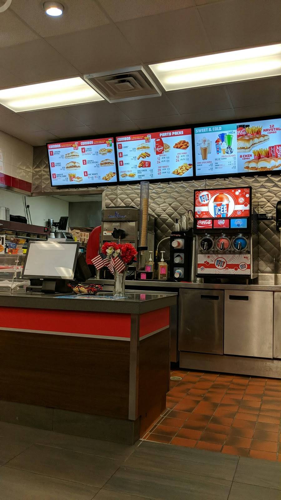 Krystal | meal takeaway | 712 Madison St, Shelbyville, TN 37160, USA | 9316800540 OR +1 931-680-0540