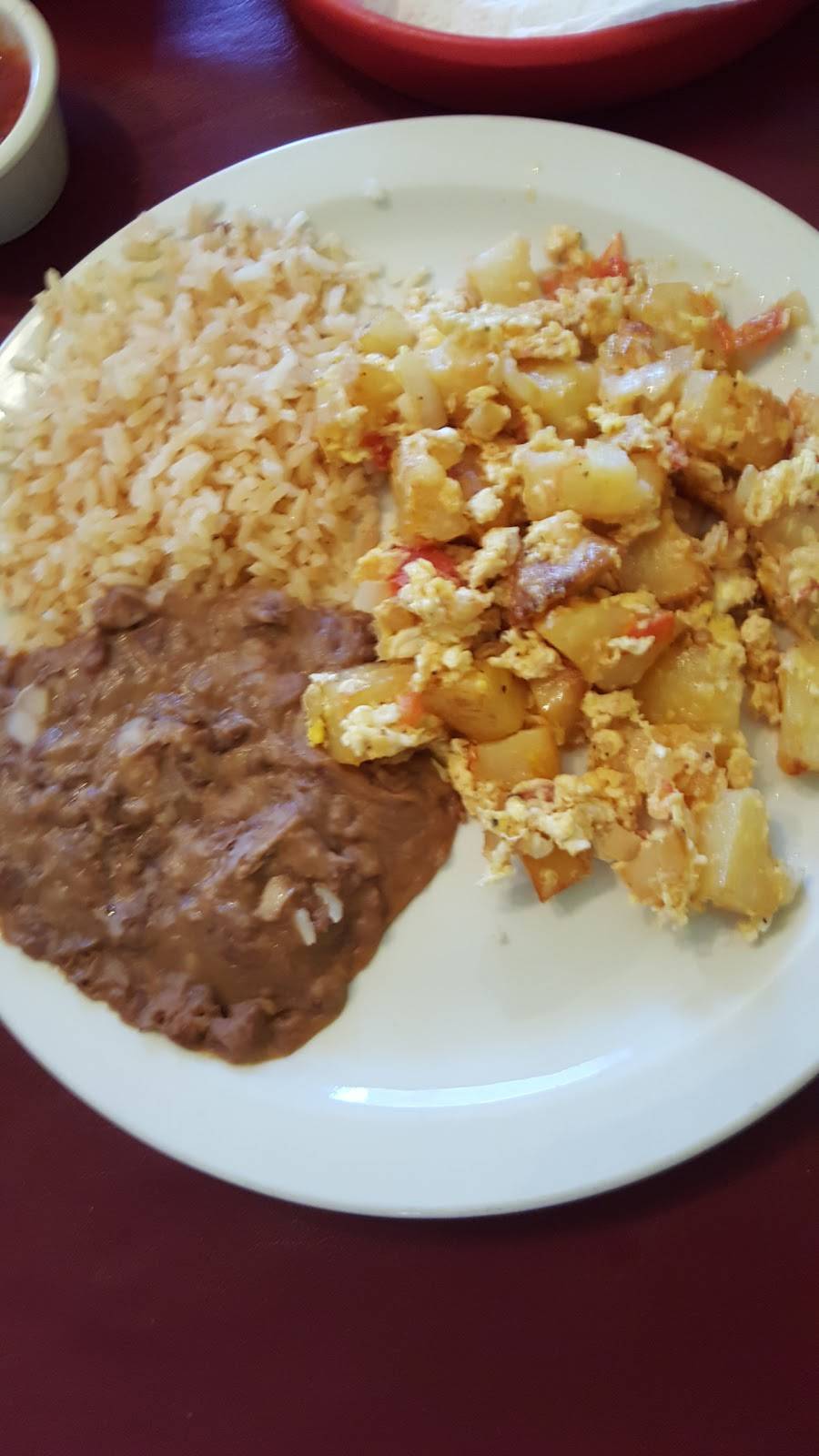 Lalas Mexican Food | restaurant | 1649 Farm to Market 1001, Mt Pleasant, TX 75455, USA | 9035750229 OR +1 903-575-0229