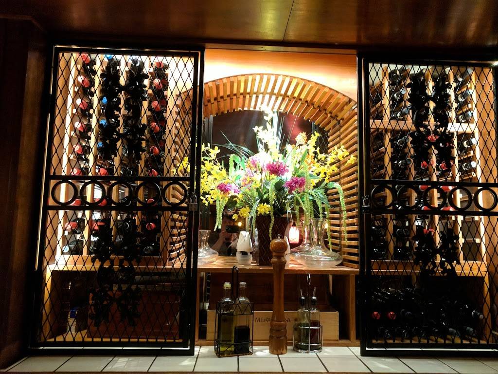 Pistones Italian Inn | restaurant | 6320 Arlington Blvd, Falls Church, VA 22042, USA | 7035331885 OR +1 703-533-1885