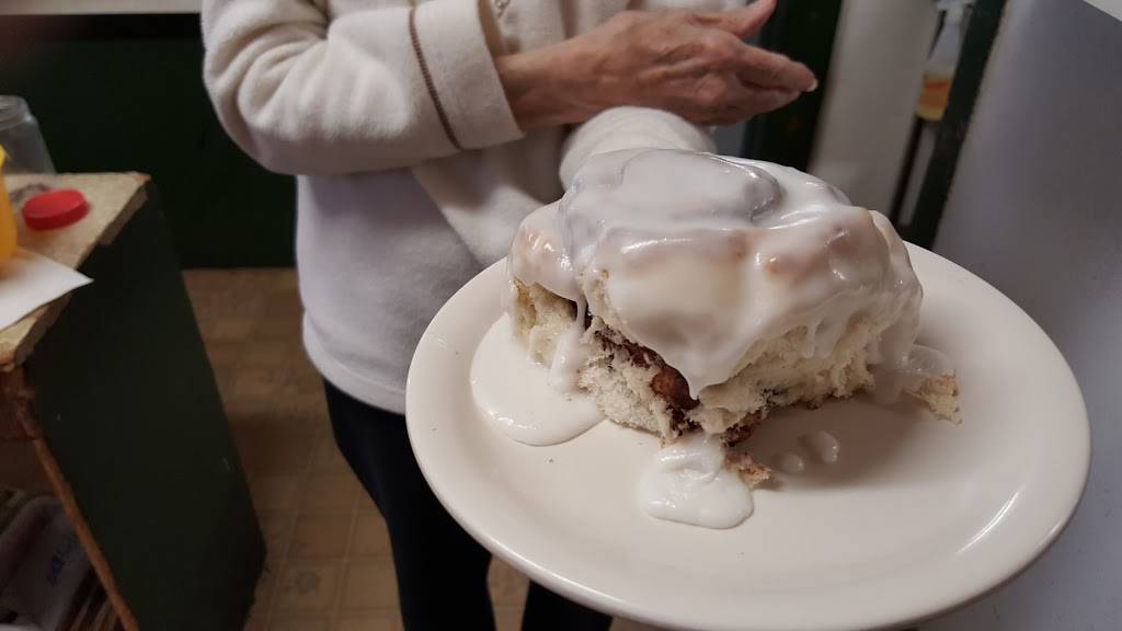 Hiway Inn | restaurant | 600 W St John St, Girard, KS 66743, USA | 6207248449 OR +1 620-724-8449