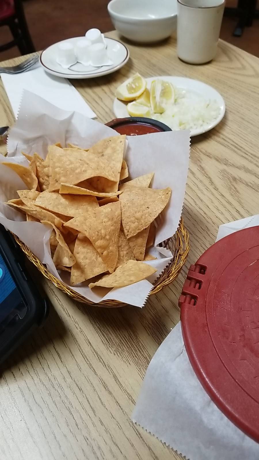 Los Reyes Mexican Food | restaurant | 257 E Elm Ave, Coalinga, CA 93210, USA | 5599341022 OR +1 559-934-1022