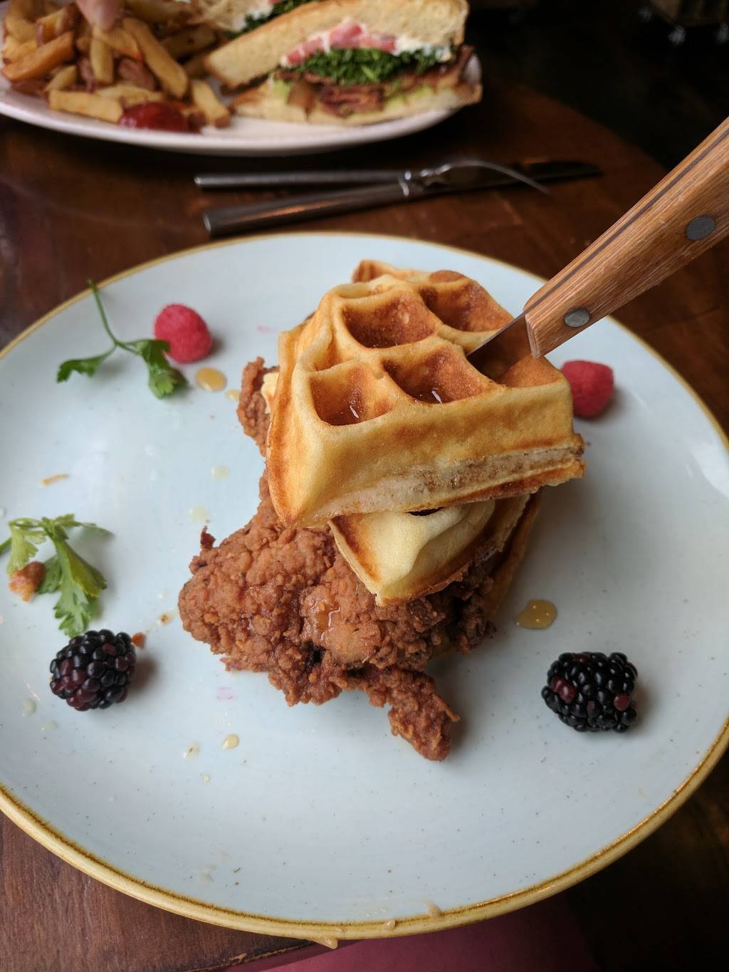 White Oak Tavern & Inn | restaurant | 1200 W Webster Ave, Chicago, IL 60614, USA | 7732480200 OR +1 773-248-0200