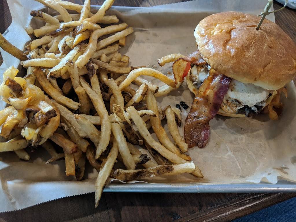 Shipwreck Bar & Grill | restaurant | 840 S Broad St, Griffith, IN 46319, USA | 2195138342 OR +1 219-513-8342