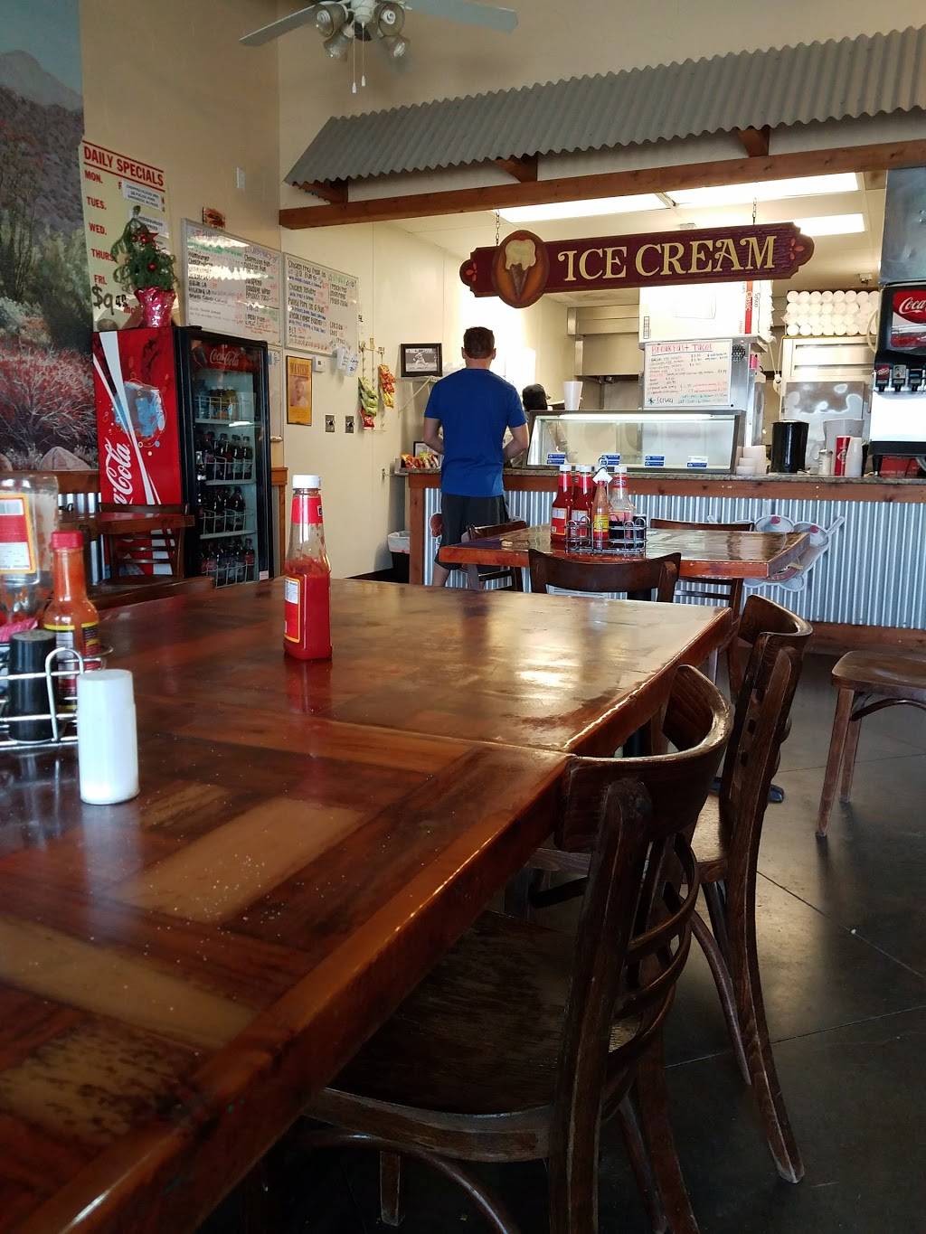 Willies Burgers & BBQ | restaurant | 21018 TX-71, Spicewood, TX 78669, USA | 5122648866 OR +1 512-264-8866