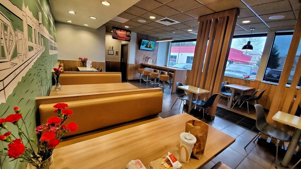 McDonalds | cafe | 3529 172nd St NE, Arlington, WA 98223, USA | 3606587337 OR +1 360-658-7337