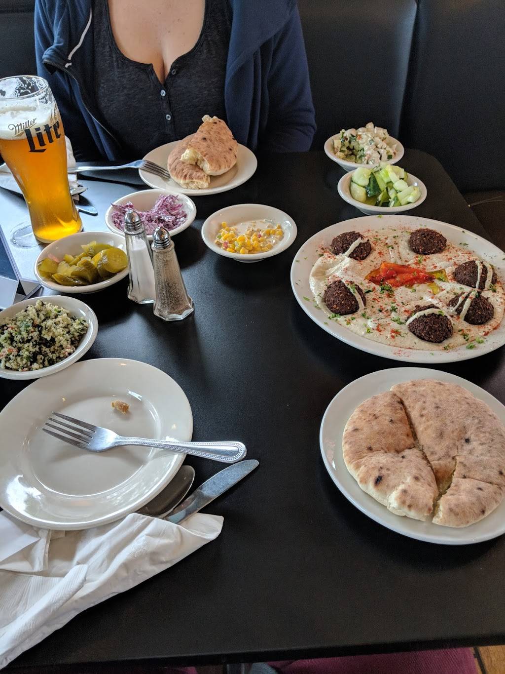 Falafel Guys | restaurant | 105 W Freistadt Rd, Mequon, WI 53092, USA | 2623024122 OR +1 262-302-4122