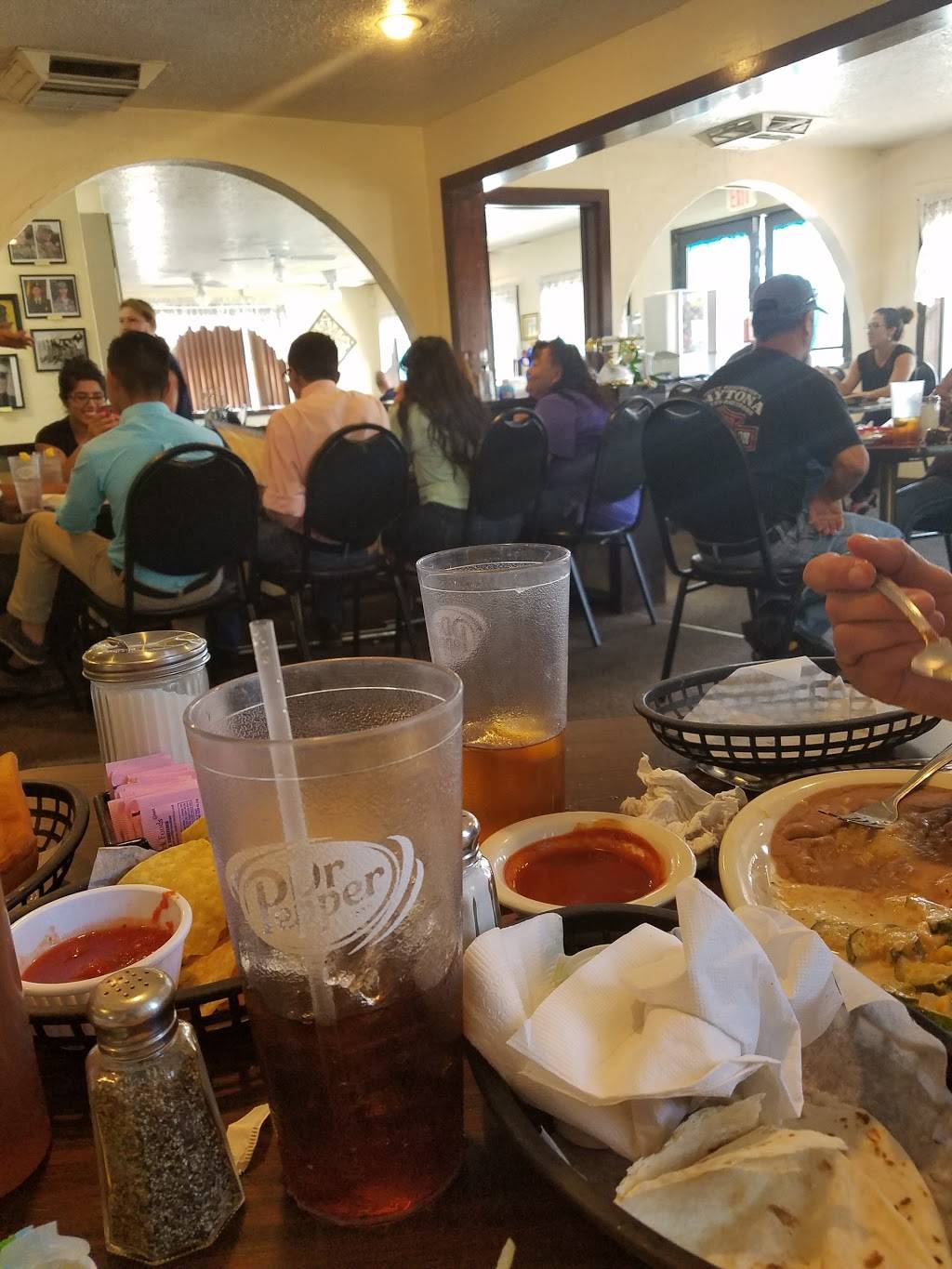 Lollies New Mexican Food | restaurant | 424 Isleta Blvd SW, Albuquerque, NM 87105, USA | 5054529096 OR +1 505-452-9096