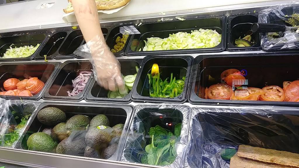 Subway Restaurants | restaurant | 10610 Ventura Blvd, Studio City, CA 91604, USA | 8187629700 OR +1 818-762-9700