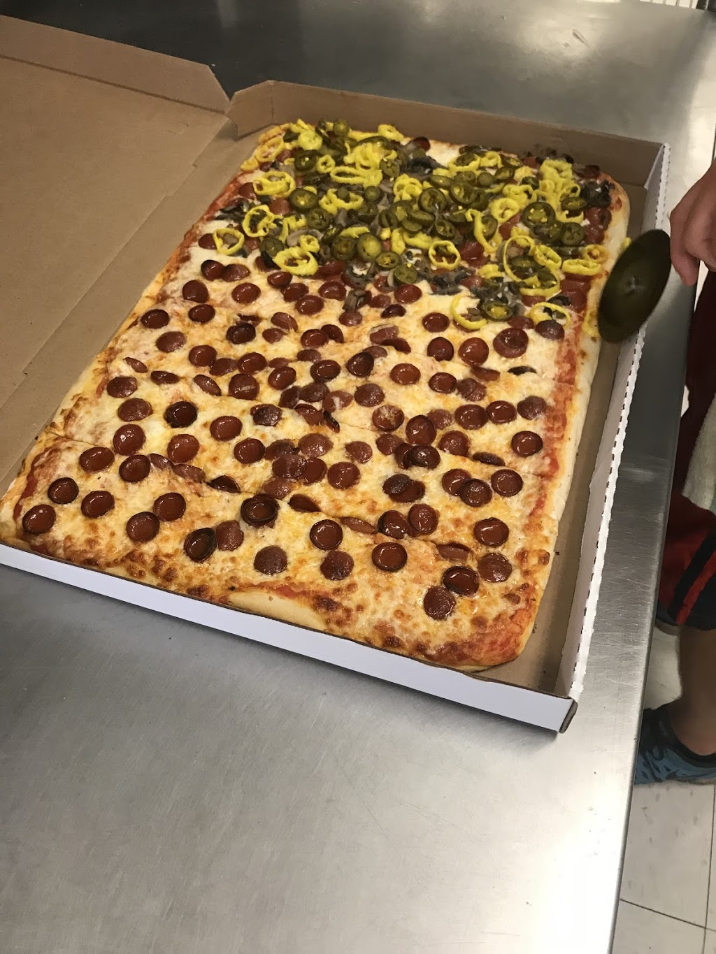 Bailey N Doat Pizzeria | restaurant | 2028 Bailey Ave, Buffalo, NY 14211, USA | 7168924111 OR +1 716-892-4111