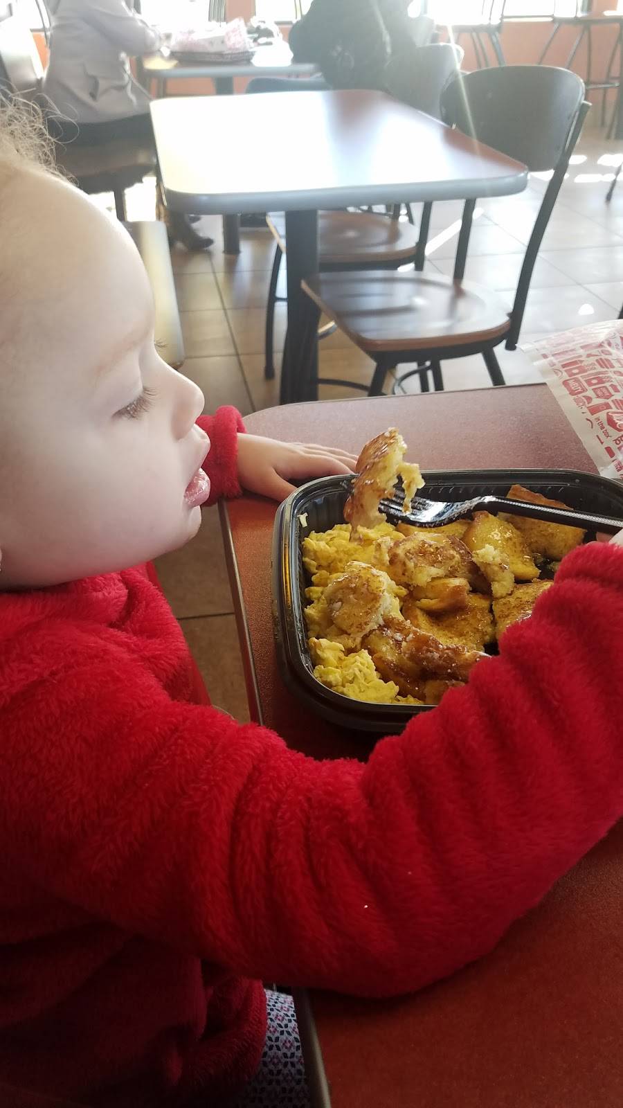 Jack in the Box | restaurant | 3058 W Clinton Ave, Fresno, CA 93722, USA | 5592754237 OR +1 559-275-4237