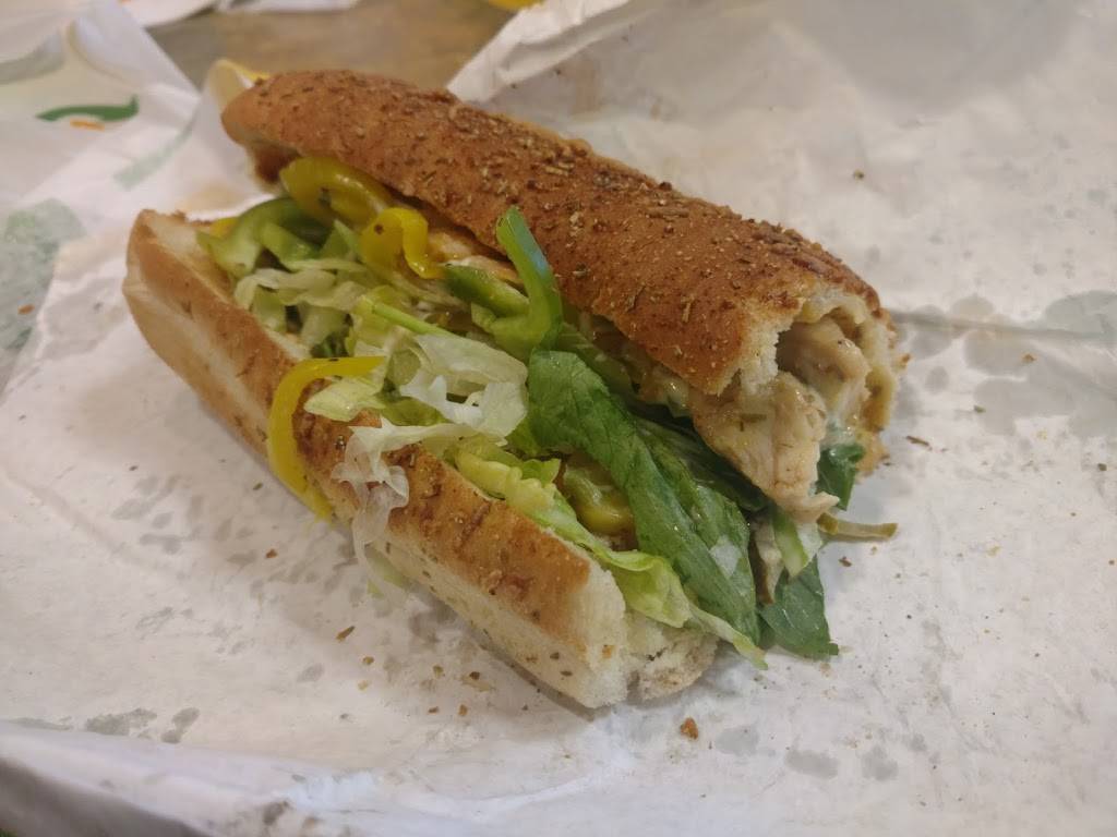 Subway | restaurant | 152 N Paw Paw Lake Rd, Coloma, MI 49038, USA | 2694686700 OR +1 269-468-6700