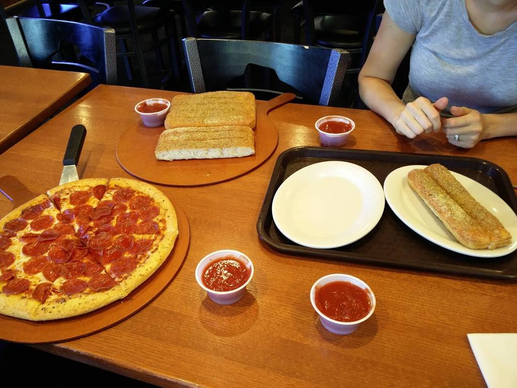 Pizza Hut | restaurant | 72526 Twentynine Palms Highway, Twentynine Palms, CA 92277, USA | 7603672806 OR +1 760-367-2806