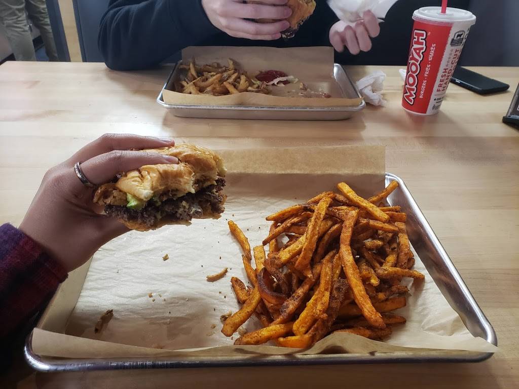 MOOYAH Burgers, Fries & Shakes | restaurant | 3388 Princess Anne Rd Suite 301B, Virginia Beach, VA 23456, USA | 7577972398 OR +1 757-797-2398
