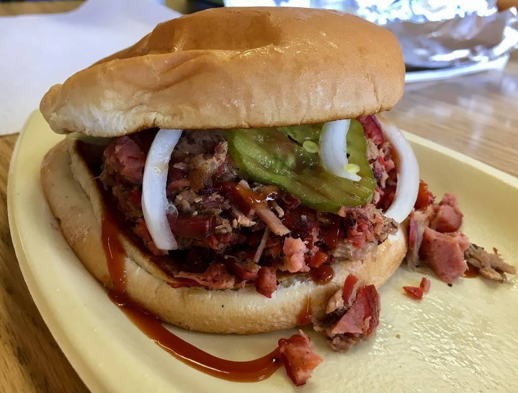 Boxcar Bar B Que | restaurant | 2902 Gilmer Rd, Longview, TX 75604, USA | 9037591911 OR +1 903-759-1911
