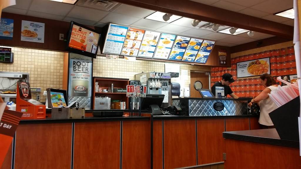 Long John Silvers | restaurant | 140 N Main St, East Peoria, IL 61611, USA | 3096980515 OR +1 309-698-0515