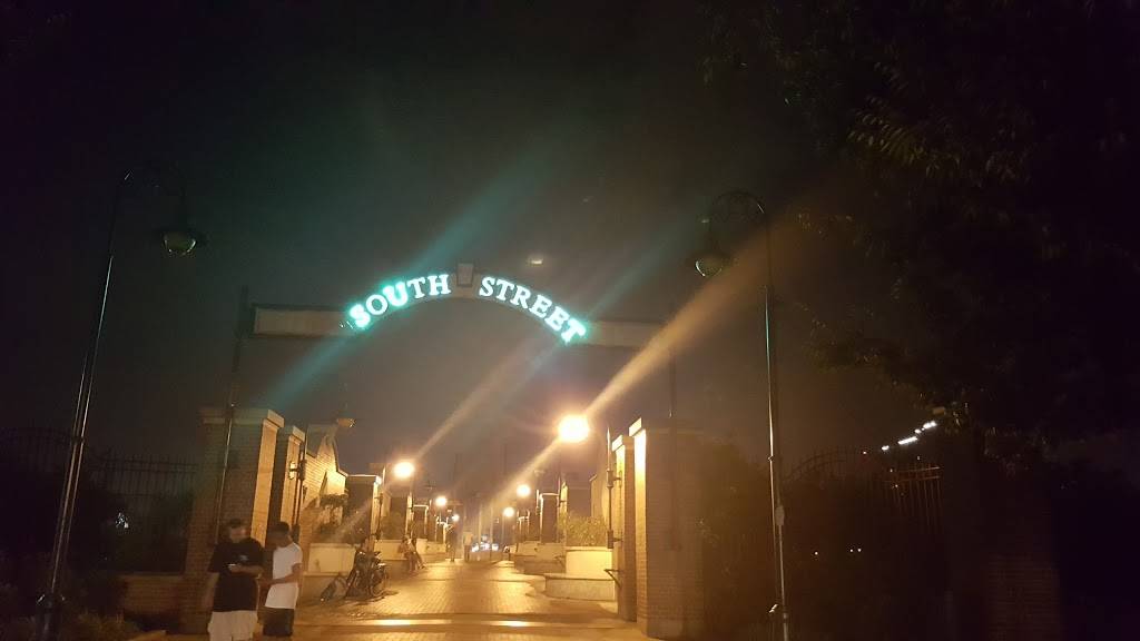 Downeys Restaurant | restaurant | 526 S Front St, Philadelphia, PA 19147, USA | 2157878185 OR +1 215-787-8185