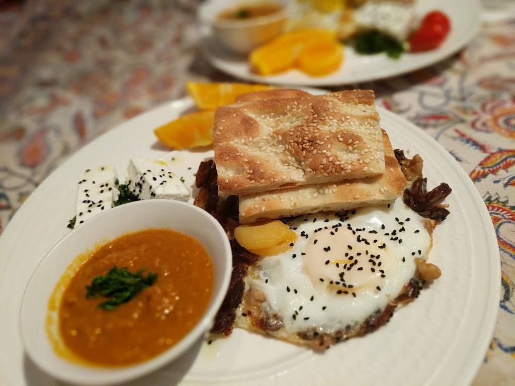 Takht-e Tavoos Restaurant | restaurant | 1120 College St, Toronto, ON M6H 1B5, Canada | 6473527322 OR +1 647-352-7322