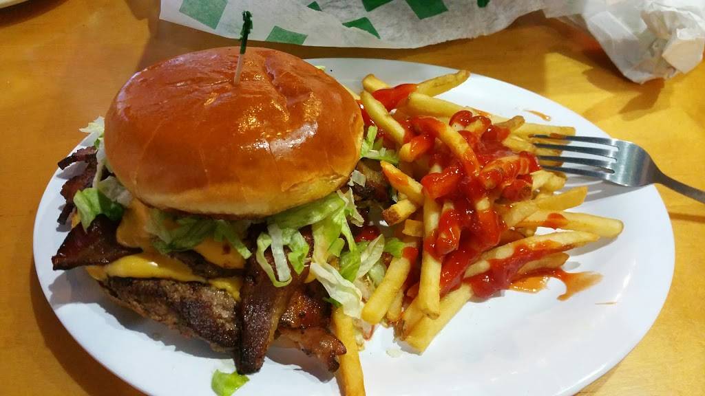 Beef O Bradys | restaurant | 8720 SE 165th Mulberry Ln, The Villages, FL 32162, USA | 3522591536 OR +1 352-259-1536