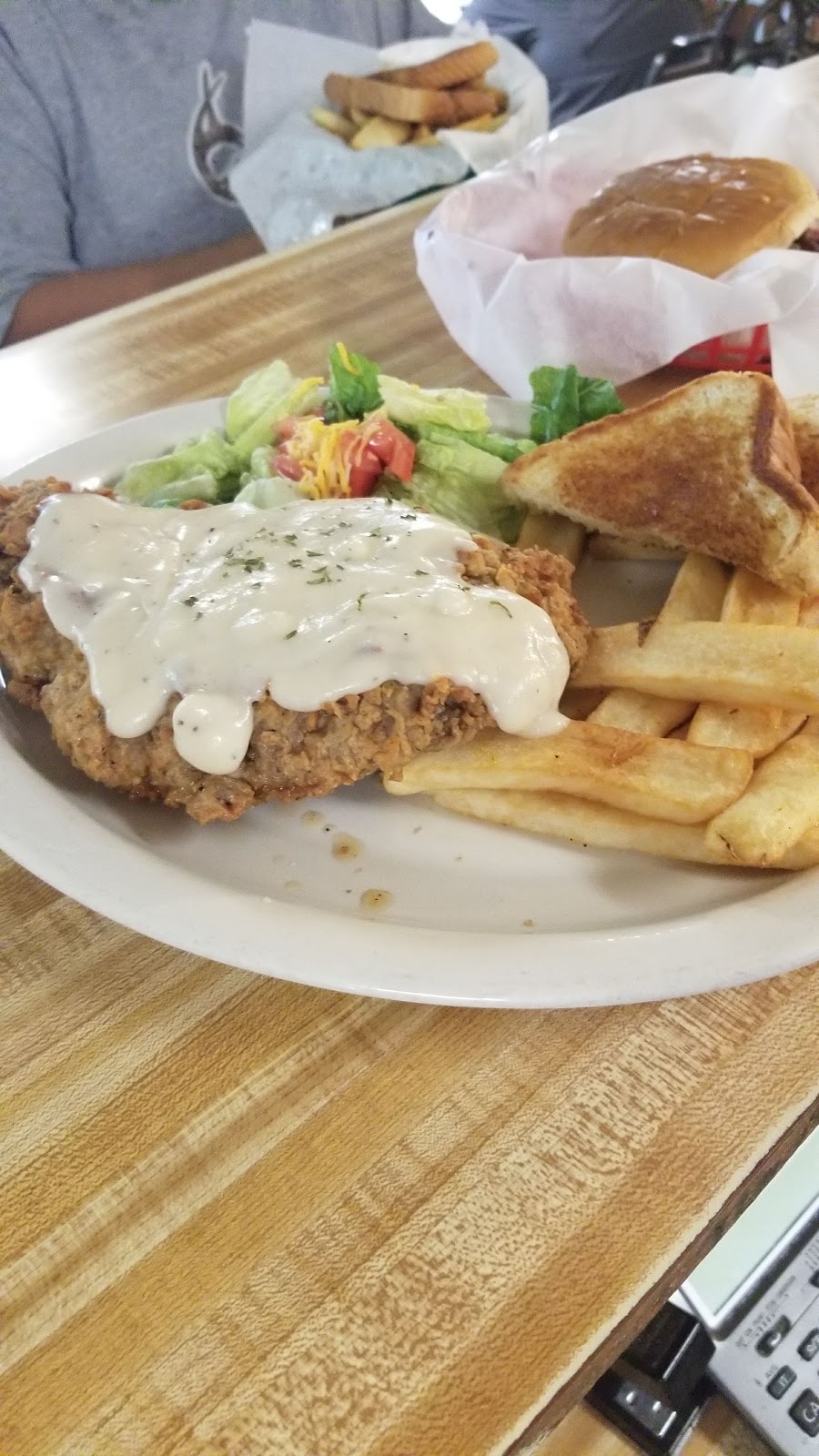 R Bar B Que | restaurant | 1209 Center St, Sabinal, TX 78881, USA | 8309882430 OR +1 830-988-2430